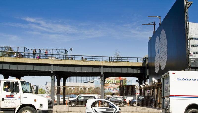 Putziger Name, putziges Fahrzeug: Mit dem Twizy hat Renault ein kleines elektrisches Stadtmobil auf die schmalen R&auml;der gestellt.