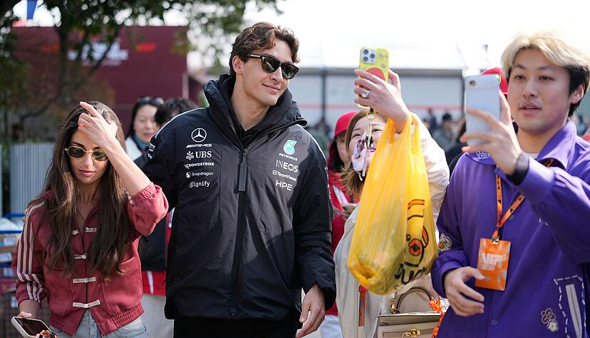 WM-Spitzenreiter George Russell war im Mercedes auch in China Schnellster im Training.