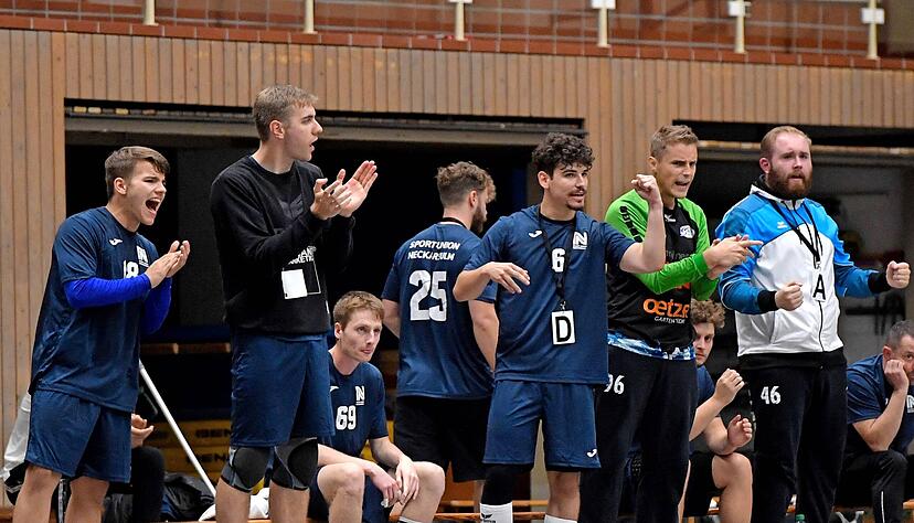 Ein Team, das zusammensteht: Die Neckarsulmer pr&auml;sentierten sich bei ihrem ersten Heimspiel als verschworene Einheit.
Fotos: Mario Berger