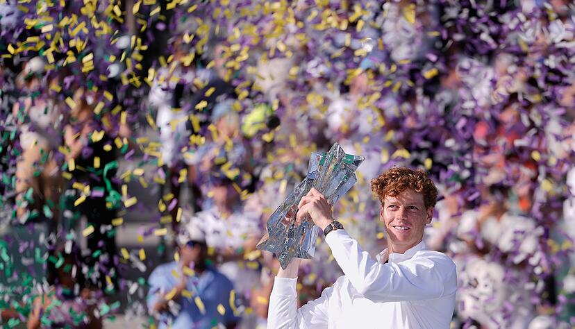 Jannik Sinner schickte Grüße an seinen Landsmann Kimi Antonelli. Jannik Sinner schickte Grüße an seinen Landsmann Kimi Antonelli.