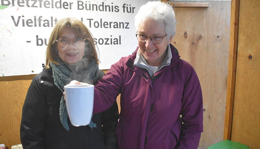 Das Bretzfelder B&uuml;ndnis f&uuml;r Vielfalt und Toleranz macht zum ersten Mal beim Weihnachtsmarkt mit. Sein Anliegen passt perfekt zur frohen Botschaft von Weihnachten.