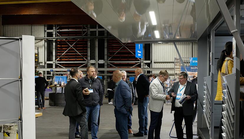 Bei der traditionellen Hausmesse beim Gro&szlig;handelsunternehmen Schrade trafen sich mehr als 2000 Besucher in Neckarsulm mit etwa 90 Herstellern und Zulieferern.
Foto: Schrade