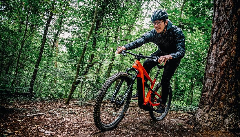 Modus für Profis: Wer die Bremstechnik etwa beim Sport stärker selbst beeinflussen will, kann die Eingriffe des ABS runterregeln oder gar ausschalten.