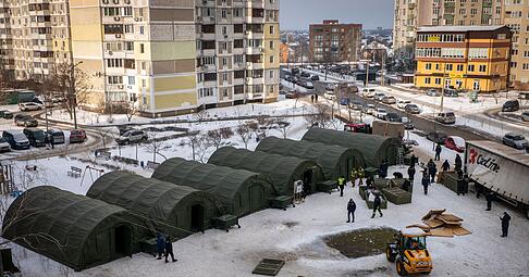 In diesen Zelten sollen sich Kiewer aufw&auml;rmen, deren H&auml;user ohne Heizung sind.