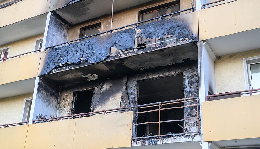 Der schwere Brand hat einen Wohnblock in Frankfurt (Oder) stark bessch&auml;digt.