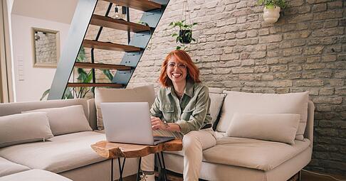 Flexible Studienformate gewinnen an Bedeutung: Immer mehr Menschen entscheiden sich für Teilzeit-, berufsbegleitende oder Fernstudiengänge.