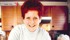 &bdquo;Ich zeig es dir.&ldquo; Khadija (links) darf &bdquo;r&auml;deln&ldquo;, gleich ist Amira dran.