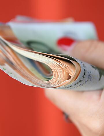 Mehr Geld in der Hand: Zum Jahresbeginn 2026 sind die Hinzuverdienstgrenzen bei Erwerbsminderung gestiegen.