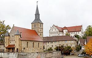 Nachdem in Alt-Kochendorf einige Gebäude abgebrochen wurden, bietet sich ein ganz anderer Blick auf die Sebastianskirche und das Greckenschloss. Nachdem in Alt-Kochendorf einige Gebäude abgebrochen wurden, bietet sich ein ganz anderer Blick auf die Sebastianskirche und das Greckenschloss.