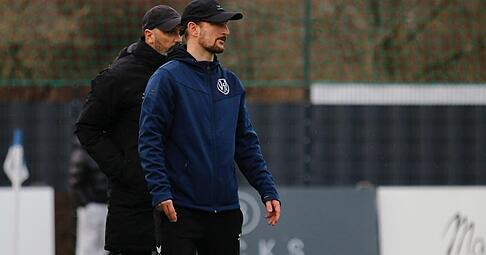 Manuel Fischer, Trainer des VfR Heilbronn, geht die Niederlage bei Tabellenf&uuml;hrer Young Boys Reutlingen "auf die Eier".