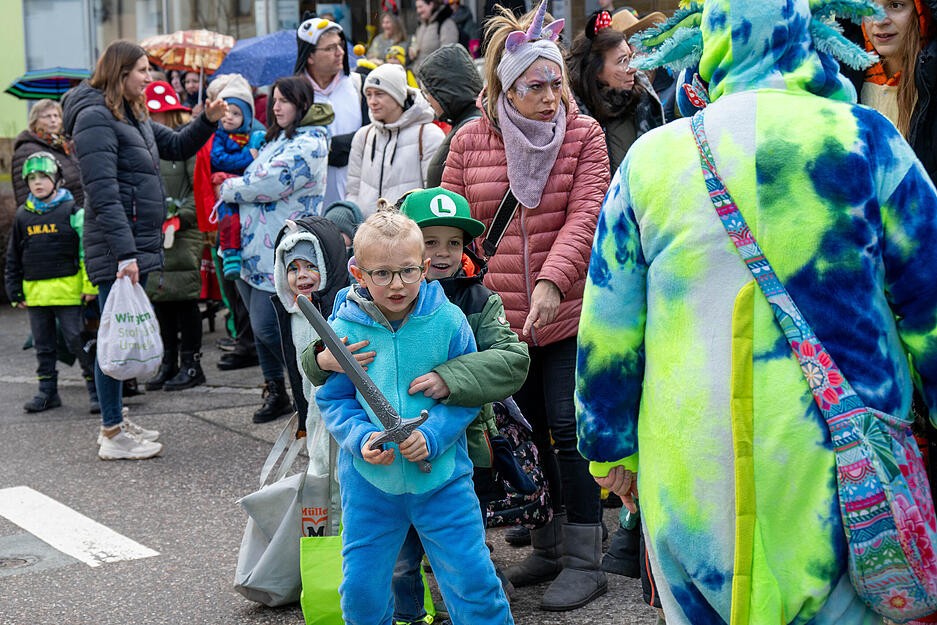 P&uuml;nktlich um 14.11 Uhr setzte sich der Zug in Heinsheim in Bewegung.