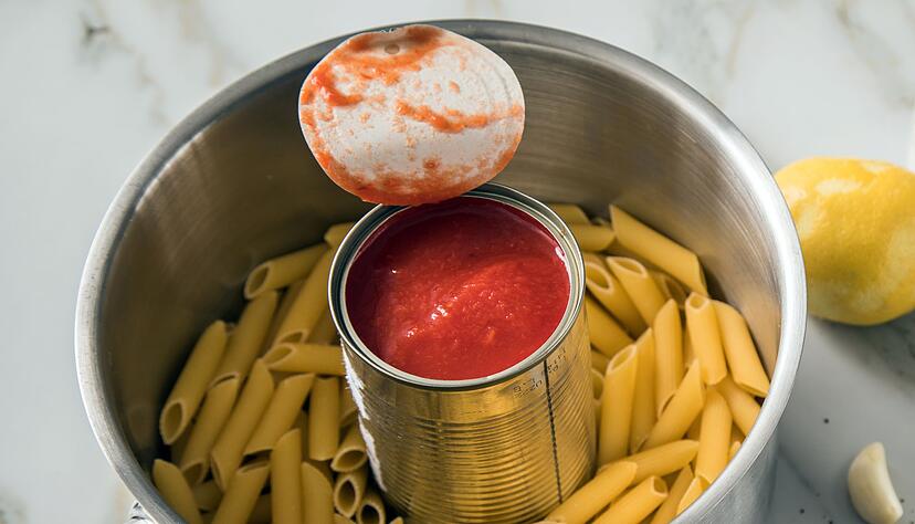 Steht ein Hinweis wie &laquo;hergestellt in Italien&raquo; auf der Dose mit Sch&auml;ltomaten, bedeutet das nicht zwangsl&auml;ufig, dass die Fr&uuml;chte in Italien angebaut wurden.