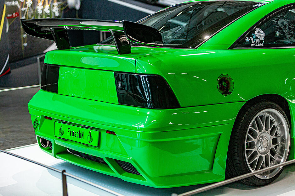 Die VW und Opel der Ausstellung kommen aus ganz Deutschland.