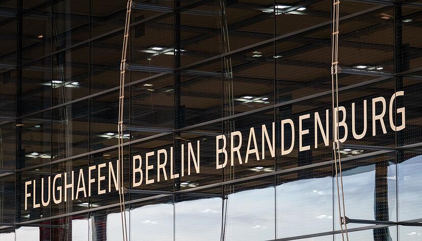 Der Flughafen wurde am späten Abend gesperrt. (Symbolbild)