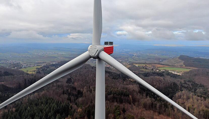 Ein Windrad im Windpark Bretzfeld-Obersulm. Ein Windrad im Windpark Bretzfeld-Obersulm.