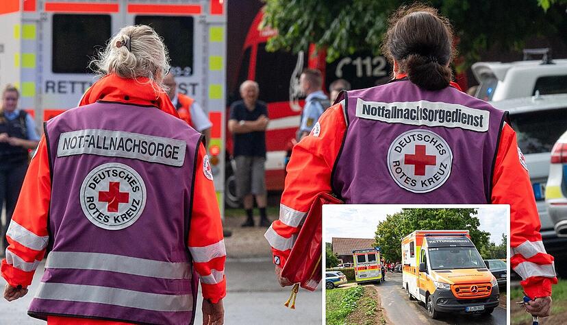 Ein 35 Jahre alter Mann ist nach dem Einschlag eines Blitzes in einen Baum in Baden-Württemberg seinen schweren Verletzungen erlegen. Ein 35 Jahre alter Mann ist nach dem Einschlag eines Blitzes in einen Baum in Baden-Württemberg seinen schweren Verletzungen erlegen.