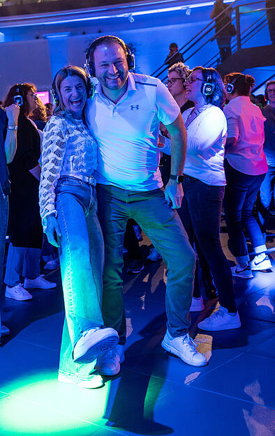 Party mit Kopfh&ouml;rern: Silent-Disco im Audi-Forum in Neckarsulm