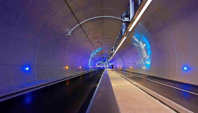 So könnte es aussehen: Bei der Powerpoint-Präsentation wurden Beispiele für realisierte Rad- und Fußwege durch Tunnels gezeigt, wie hier in Lyon.Foto: privat So könnte es aussehen: Bei der Powerpoint-Präsentation wurden Beispiele für realisierte Rad- und Fußwege durch Tunnels gezeigt, wie hier in Lyon.Foto: privat