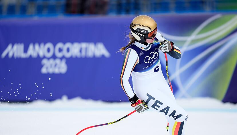 Emma Aicher tut sich im ersten Training mit der Piste in Cortina d'Ampezzo noch schwer.