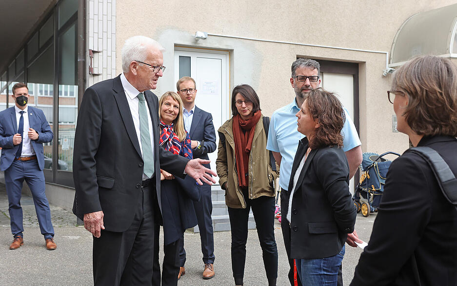 Ministerpräsident Kretschmann trifft in Heilbronn Ukraine-Flüchtlinge