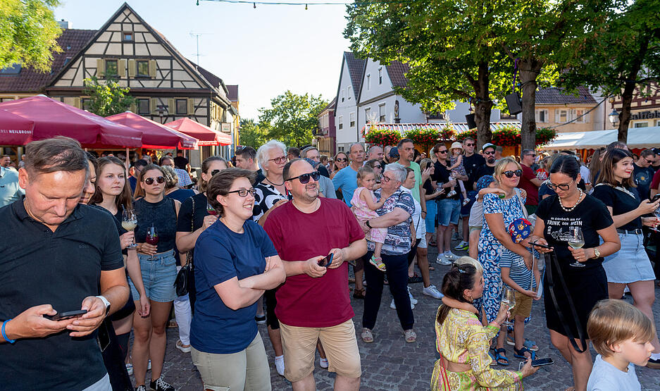 Weinfest in Erlenbach ist eröffnet
