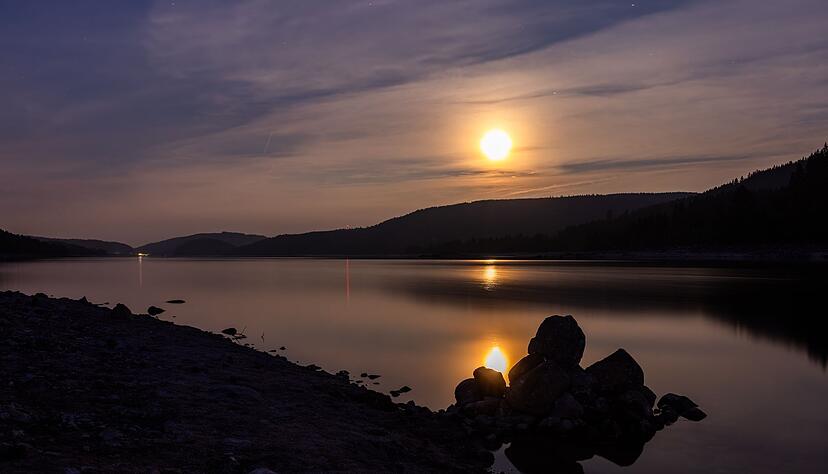 Gute Sicht auf Erdbeermond in weiten Teilen des Landes. Gute Sicht auf Erdbeermond in weiten Teilen des Landes.