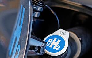 1838:  Prinzip der Brennstoffzelle, entdeckt von
Ferdinand Sch&ouml;nbein