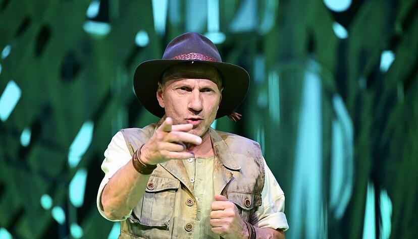Der Schauspieler und "Tatort"-Kommissar Richy Müller probt für eine Gastrolle im Musical "Tarzan". Der Schauspieler und "Tatort"-Kommissar Richy Müller probt für eine Gastrolle im Musical "Tarzan".