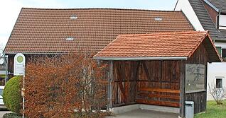 An dieser Bushaltestelle in Heuberg konnten die Sch&uuml;ler aus dem Ort bis zum letzten Fahrplanwechsel erst um 7.14 Uhr einsteigen, um nach Pfedelbach und &Ouml;hringen zu kommen. Seitdem m&uuml;ssen sie schon um 6.57 Uhr da sein.