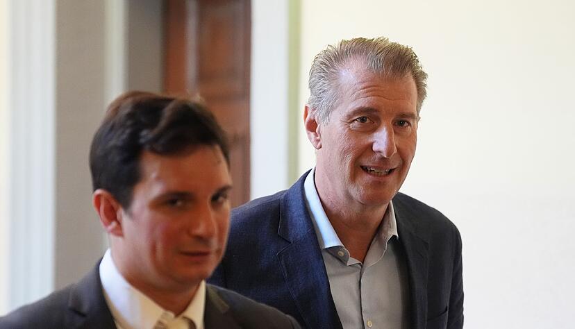 Hensel berichtete (r.) im Gericht über den jahrelangen Sorgerechtsstreit mit seiner Ex-Frau. Hensel berichtete (r.) im Gericht über den jahrelangen Sorgerechtsstreit mit seiner Ex-Frau.