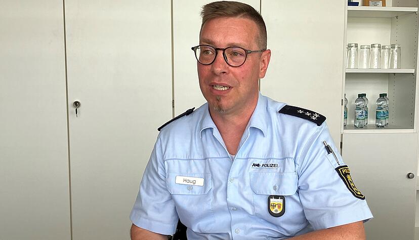 Bjoern Haug, Leiter der Abschiebegruppe des Polizeipräsidiums Ludwigsburg.
Foto: Jürgen Kümmerle Bjoern Haug, Leiter der Abschiebegruppe des Polizeipräsidiums Ludwigsburg.
Foto: Jürgen Kümmerle