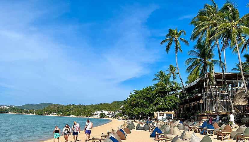 Wei&szlig;e Str&auml;nde und Kokospalmen - das lockte einst die Rucksacktouristen nach Koh Samui. Heute ist die Insel ein Massenziel geworden. (Archivbild)