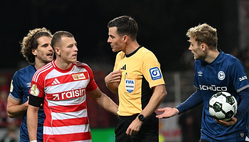 Viele Schiedsrichter, hier Harm Osmers, standen in der zweiten Pokal-Runde im Fokus.