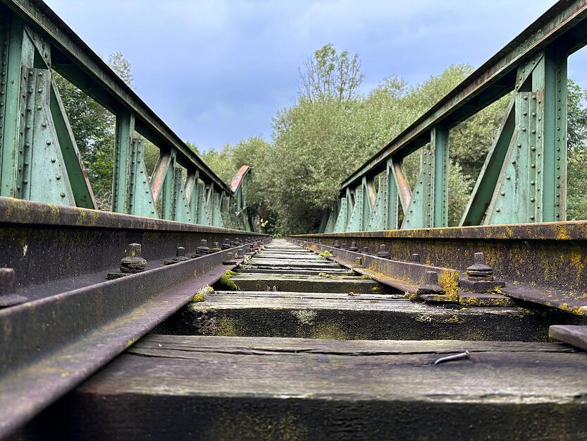 Alte Eisenbahnbrücke im hohenlohischen Jagsttal. Alte Eisenbahnbrücke im hohenlohischen Jagsttal.