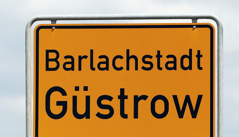 Die Polizei sucht nach einem Jungen aus G&uuml;strow. (Symbolbild)