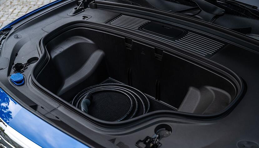 Platz da vorn! Der Frunk bietet 100 Liter zusätzlichen Stauraum. Platz da vorn! Der Frunk bietet 100 Liter zusätzlichen Stauraum.