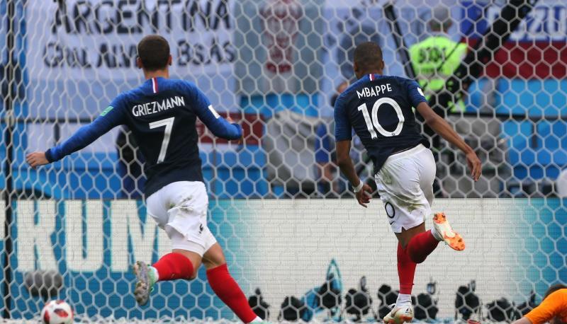 Mit seinen Toren zum 3:2 und 4:2 hat Kylian Mbappe das Spiel entschieden.