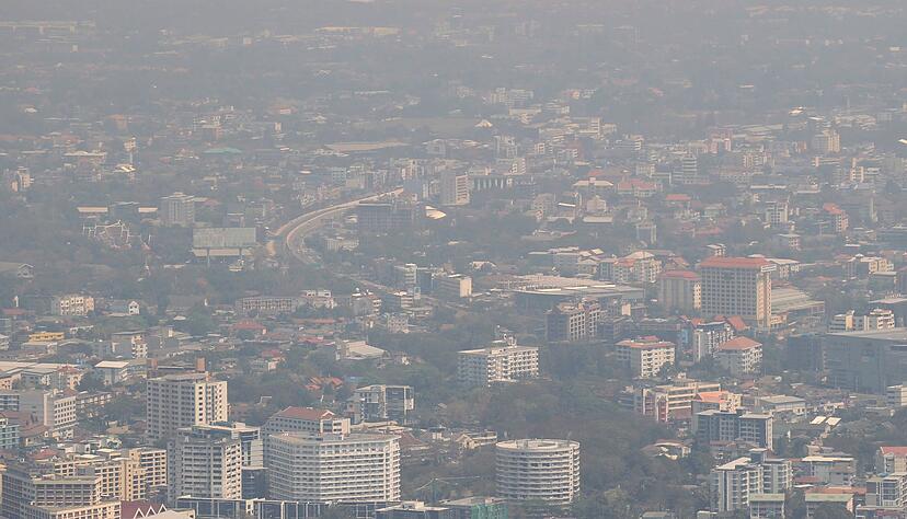 Wegen Brandrodungen herrscht in den thailändischen Provinzen Chiang Rai und Chiang Mai derzeit Smog. Wegen Brandrodungen herrscht in den thailändischen Provinzen Chiang Rai und Chiang Mai derzeit Smog.