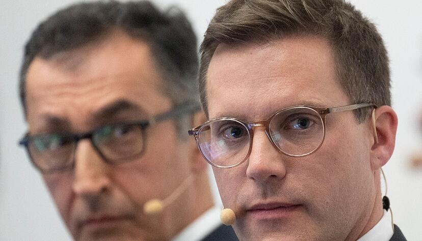 &Ouml;zdemir ist Hagel in den Umfragen auf den Fersen.