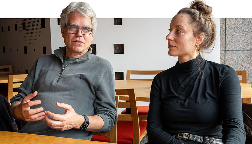 „Der Abend gibt nichts vor, er zeigt“: Juliane Schwabe,
Elias Perrig „Der Abend gibt nichts vor, er zeigt“: Juliane Schwabe,
Elias Perrig