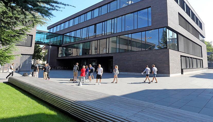 Studenten an der DHBW Heilbronn hoffen auf mehr neue Studieng&auml;nge mit digitalen Kompetenzen. Dem steht bisher noch eine "Konkurrenzklausel" in der Errichtungsverordnung f&uuml;r die Duale Hochschule entgegen. 
Foto: Archiv/Veigel