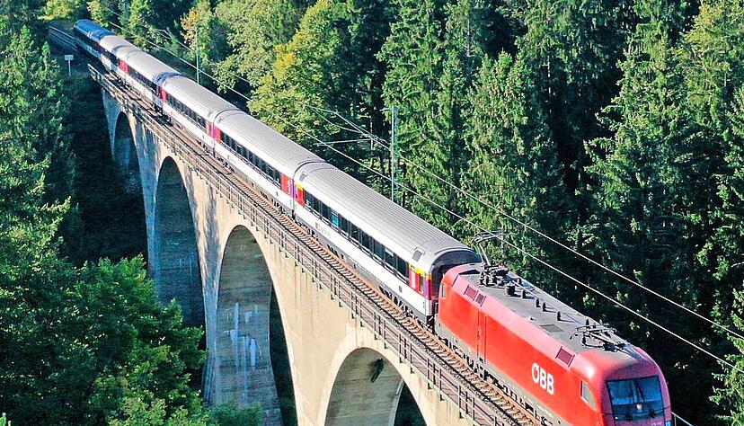 Wann eingleisige Abschnitte der Gäubahn ausgebaut werden, ist unklar. Auf Schweizer Seite ist der Ausbau längst fertig.  
Foto: dpa