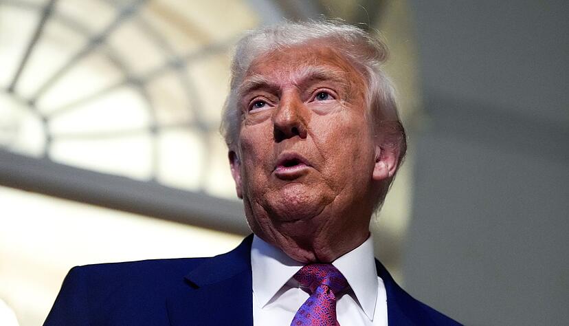 Donald Trump treibt seine Pl&auml;ne f&uuml;r ein gro&szlig;es neues Raketenabwehrsystem in den USA voran.