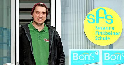 Vier prägende Jahre war Lars Keiling an der Susanne Finkbeiner-Schule und konnte mit Realschulabschluss ins Berufsleben starten.
Fotos: Ralf Seidel Vier prägende Jahre war Lars Keiling an der Susanne Finkbeiner-Schule und konnte mit Realschulabschluss ins Berufsleben starten.
Fotos: Ralf Seidel