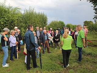 Besucher der Heilbronner Stimme entdecken die Obstplantagen.