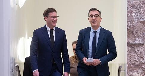 Wollen &uuml;ber eine gemeinsame Regierungskoalition verhandeln: CDU-Landeschef Manuel Hagel und Gr&uuml;nen-Frontmann Cem &Ouml;zdemir. (Archivbild)