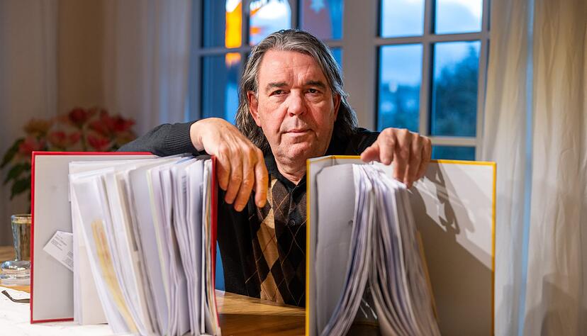 Er hat schon viele Unterlagen von &Auml;rzten gesammelt (Archivbild)