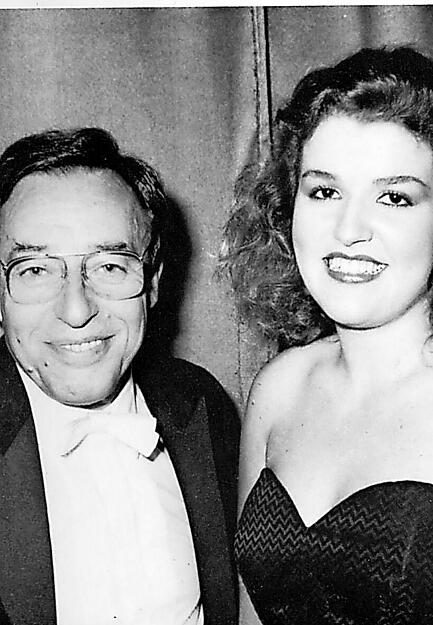 Anne-Sophie Mutter (hier im Jahr 1983) spielt mehrfach mit dem WKO unter Dirigent J&ouml;rg Faerber.