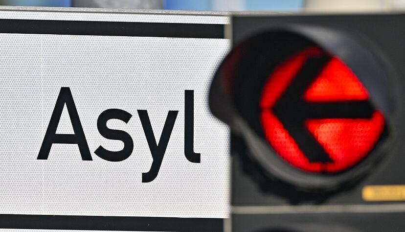 Gegen die Umsetzung der Asylreform hatte sich Widerstand in der SPD geregt - nun gibt es einen Kompromiss. (Symbolbild) Gegen die Umsetzung der Asylreform hatte sich Widerstand in der SPD geregt - nun gibt es einen Kompromiss. (Symbolbild)