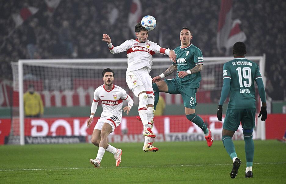 Im Viertelfinale wartete der erste Bundesliga-Konkurrent auf den VfB Stuttgart. In der MHP-Arena war der FC Augsburg zu Gast.